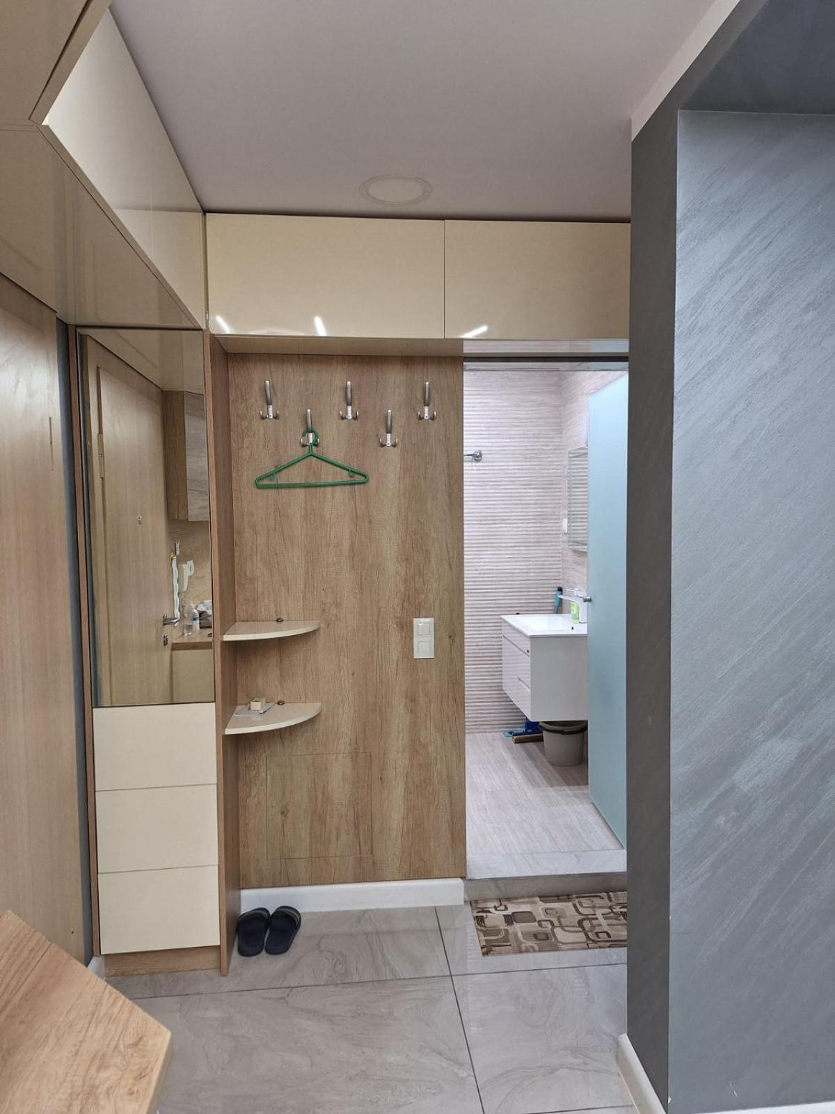 на няколко минути от летището Apartment